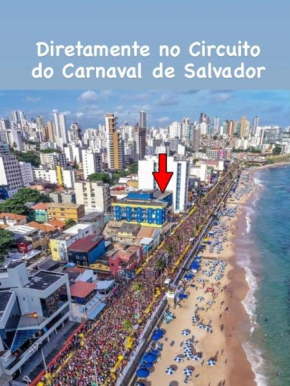 Flat encantador beira mar na Barra . Em frente a praia! No Circuito do Carnaval de Salvador!